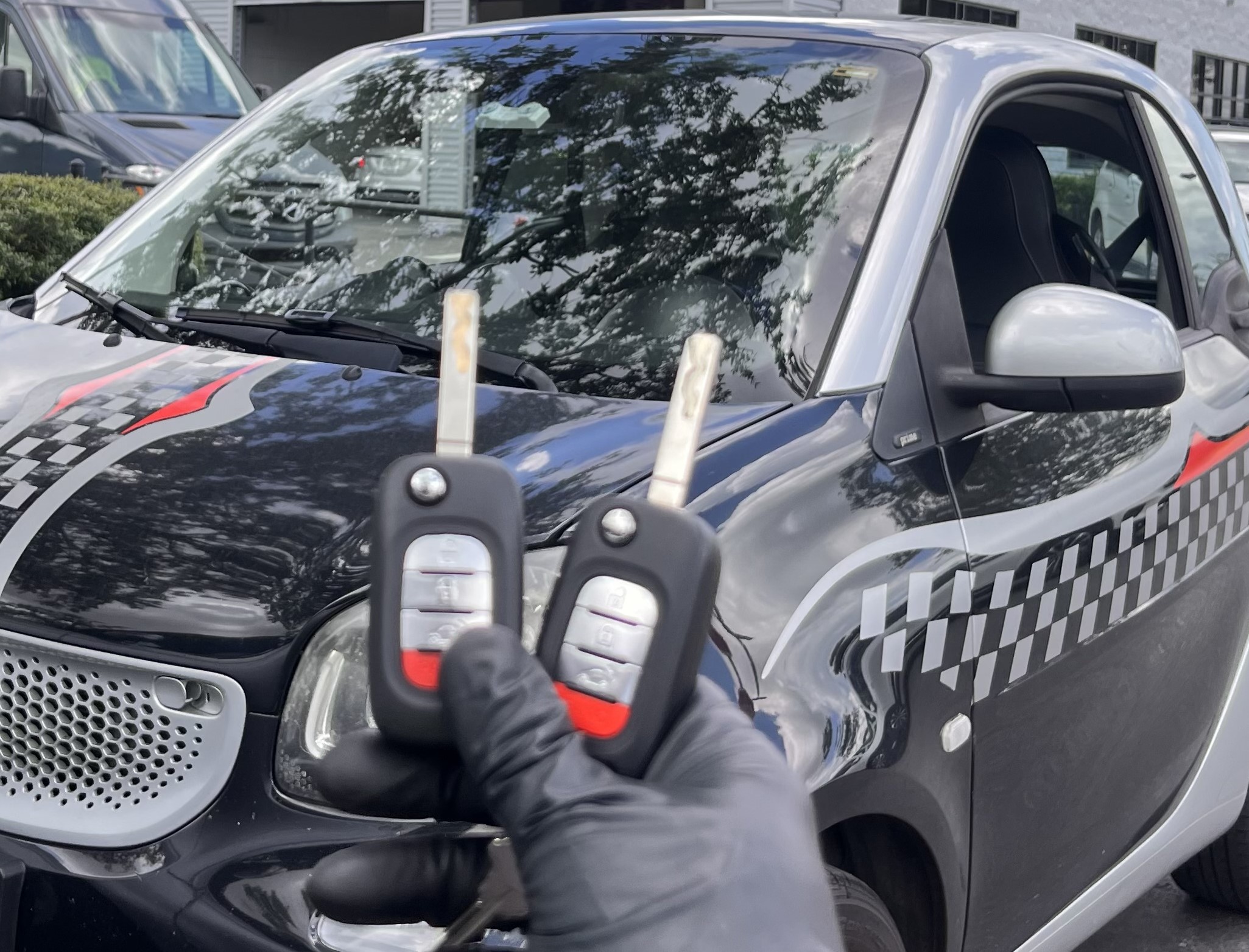 alt="Your Trusted Locksmith Orlando aotomotive services"