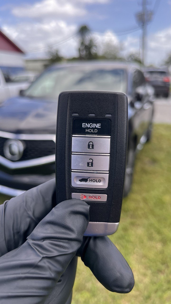 alt="trusted Locksmith in Orlando, car keys"